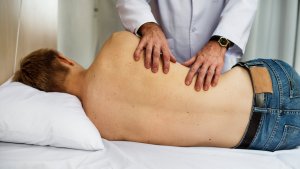 Existen diferentes tipos de hernia según la localización y el tipo de tejido afectado.